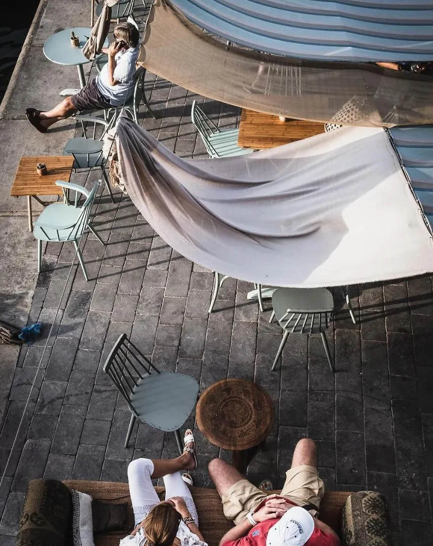 Mazmi Casa Bed & Breakfast Dubai 2*,